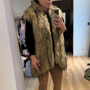 Women's Faux Fur vest - Tan